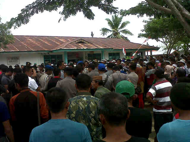 Massa Pasangan Hakym Mulai Terkonsentrasi di KPUD